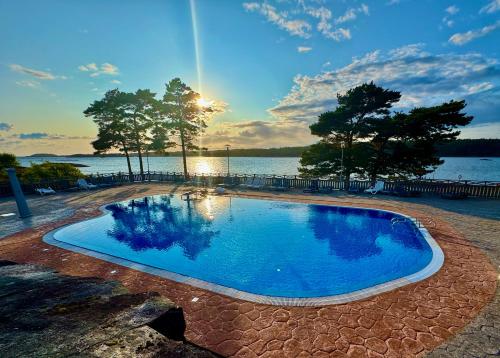 Swimming pool, Hallestrand Vandrarhem - Lagenhet "Laxen" in Hallestrand