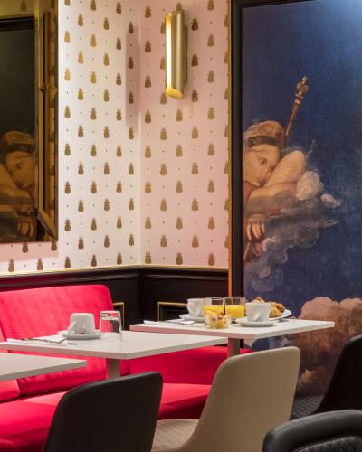 Eiffel Petit Louvre - image 9