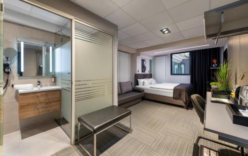 Fashion City Hotel Superior - image 13