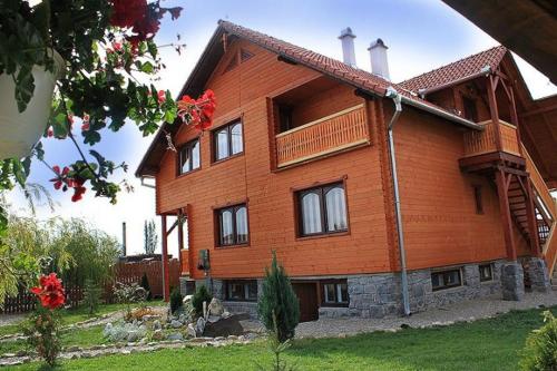 Accommodation in Comuna Lăzarea