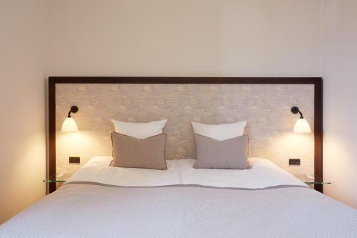 Ascot Hotel - image 28