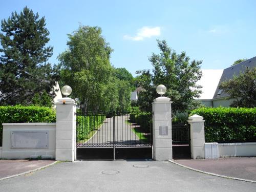 La Clémencerie Chambre d'hôtes chambre d'hôte L'Étang-la-Ville