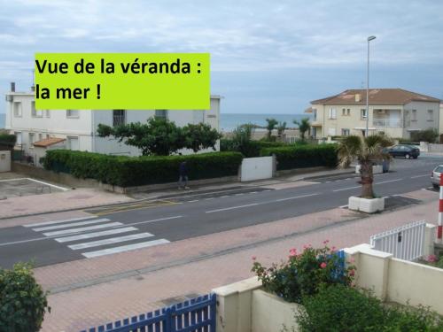 T3 clim parking la plage de l'autre coté de la rue