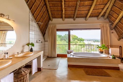 Buhala Lodge Room Type - Kruger Park River Room