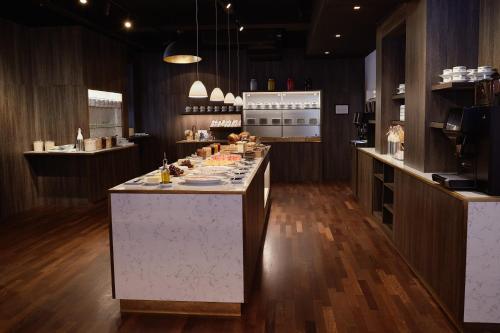 Ascot Hotel - image 33