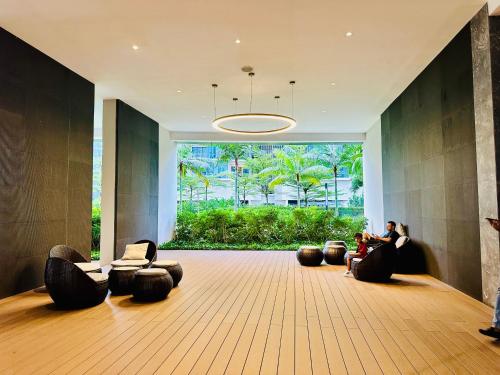 Luxury suite by eaton - image 3