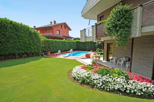  The Flower Garden, Pension in Scanzorosciate