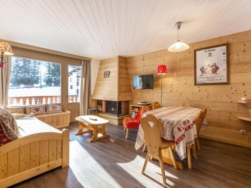 Appartement 2** pour 6, Sud, proche pistes et commerces - FR-1-304-82