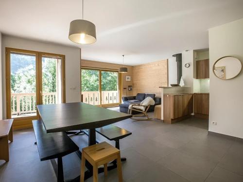 Demi-chalet moderne, 3***, animaux admis, garage, proche télécabines - FR-1-304-2 gîte à louer Le Fernuy
