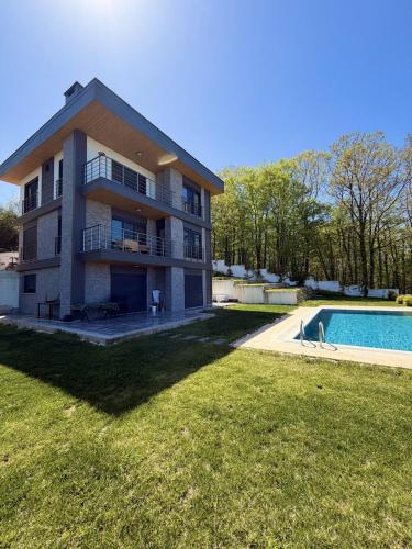 Modern Escape in the Heart of Nature Alba di Mare Villa in Kurfallı Köyü