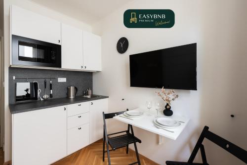 Modern Studios with Paid Parking Steps from Wenceslas Square by EasyBNB Premium 2