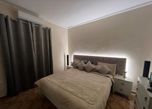 24 Stunden Strom Neu renovierte Wohnung mit Garten & Pool WLAN Verfügbar (24 Stunden Strom Neu renovierte Wohnung mit Garten & Pool WLAN Verfugbar) in 트리폴리