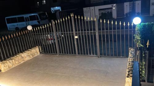 24 Stunden Strom Neu renovierte Wohnung mit Garten & Pool WLAN Verfügbar (24 Stunden Strom Neu renovierte Wohnung mit Garten & Pool WLAN Verfugbar) in 트리폴리