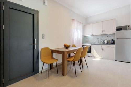 Kaminaki Seaview Apartments 4