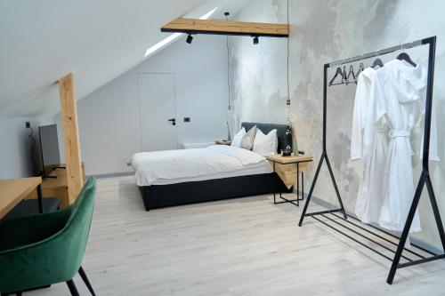 1 queen bed