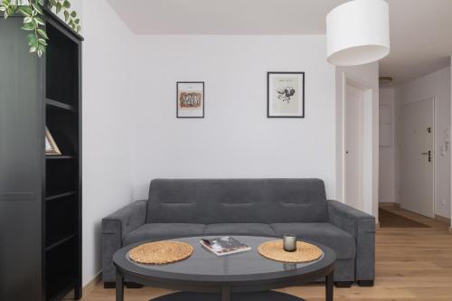 Bright Apartment in the Centre of Katowice by Noclegi Renters obrázok