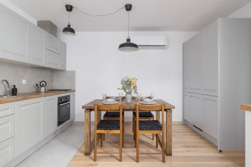 Bright Apartment in the Centre of Katowice by Noclegi Renters obrázok