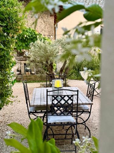 La Suite Drômoise 1809 (La Suite Dromoise 1809) in Saint Paul Les Romans