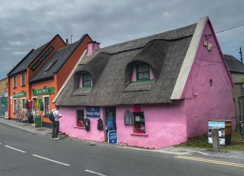 Çevredekiler, Daly's House in Doolin