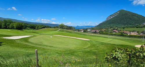 Le jardin de presles in Menthon-Saint-Bernard