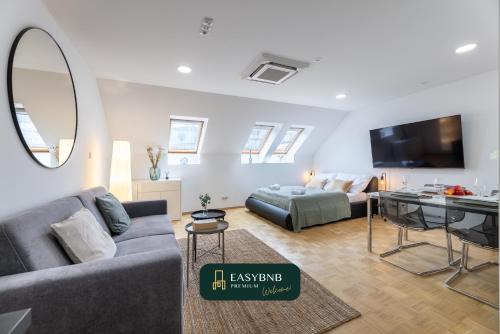 KIP Old Town Modern Studio with Parking & AC by EasyBNB Premium, Prague