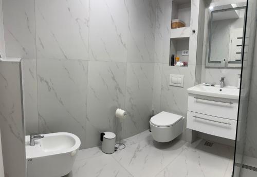 Luxury 2 rooms apt in Tomis Plus - Constanta - image 4