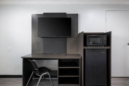 Motel 6-Anaheim CA - Convention Center - image 30