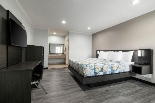 Motel 6-Anaheim CA - Convention Center - image 31