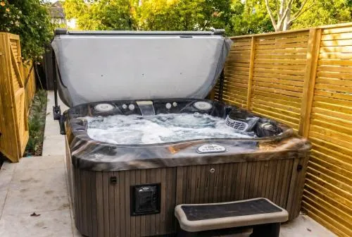Garden Studio in Hove, Parking & Hot Tub photo 2