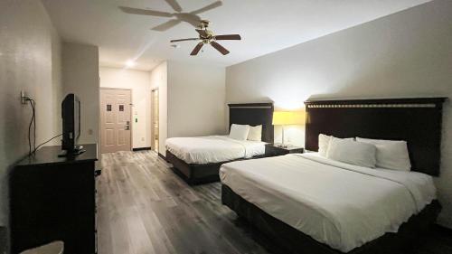 Quality Suites North - image 24