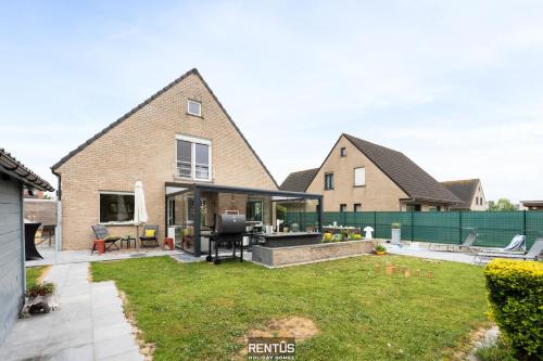 Unterkunft von außen, Villa Hoezee - 400m from the beach with garden & pétanque court (Villa Hoezee - 400m from the beach with garden & petanque court) in Bredene