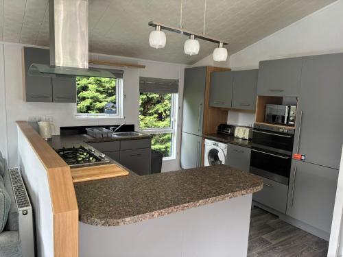 Newquay - Deluxe 3 bed Lodge Willows Way 47, Newquay Parkdean, Holiday Park in Trebarber