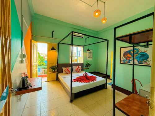 Social Backpacker Hostel & Rooftop Bar in Battambang