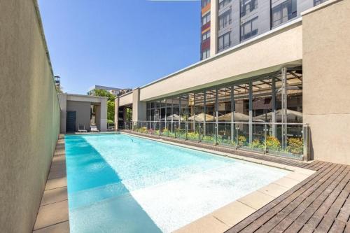 Urban Oasis Sandton Skye Apartment 407 & 313 - image 2
