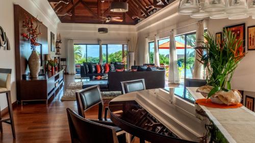 Spacious villa with 5-star hotel access - Belpe - Tap to explore photos