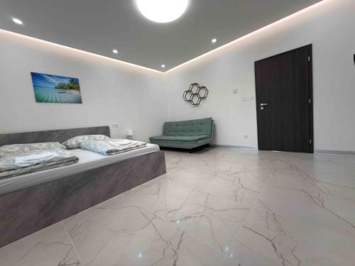 Apartments Dvory Free parking 2 – khách sạn tại Waterfront/Beach