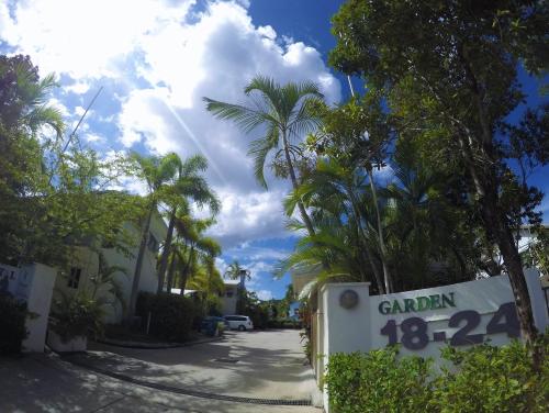 Bejárat, Crystal Garden Resort & Restaurant in Cairns