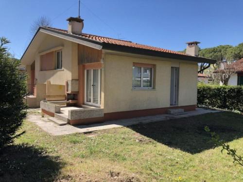 Charming villa with fenced garden and BBQ