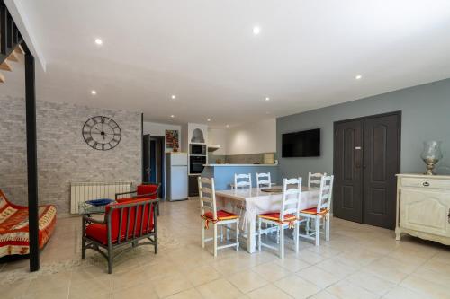 Gite le Grenadier in Jonquieres (Provence-Alpes-Cote d'Azur)