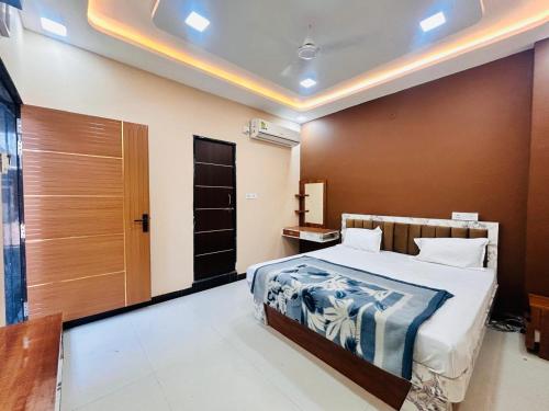 Hotel Blue Sky in Tikamgarh