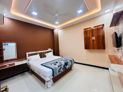 Hotel Blue Sky in Tikamgarh
