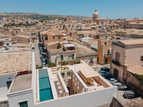 ISULATRAVEL - Palazzo Sicilia con piscina riscaldata