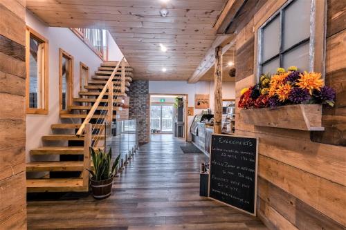 La Sieste | Chalet avec SPA, plage et nature in Sainte Lucie des Laurentides (QC)