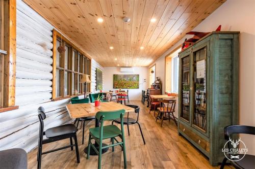 La Sieste | Chalet avec SPA, plage et nature in Sainte Lucie des Laurentides (QC)