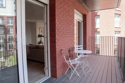 Luxury 2 Bed Apartment Vauxhall Balcony Sleeps 5 - image 13