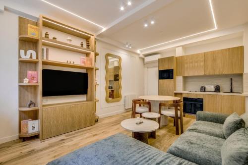Pick A Flat's Apartment in Saint Germain - Rue Vaneau 3
