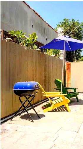 1 Bedroom w Small bonus room. Private LA Home. - image 2