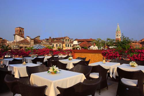 Hotel A La Commedia - image 11