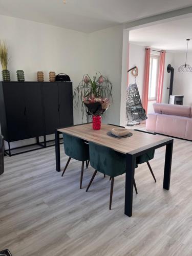 Iekārtas, Le nid de Nassou in Villeneuve D'Olmes