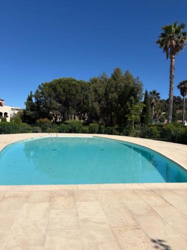 Appartement avec jardin, piscines, tennis et parking